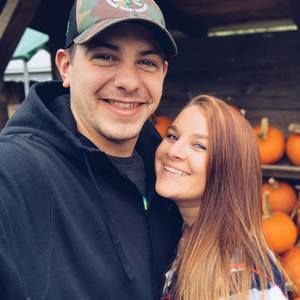 Meet your Posher, Caitlin